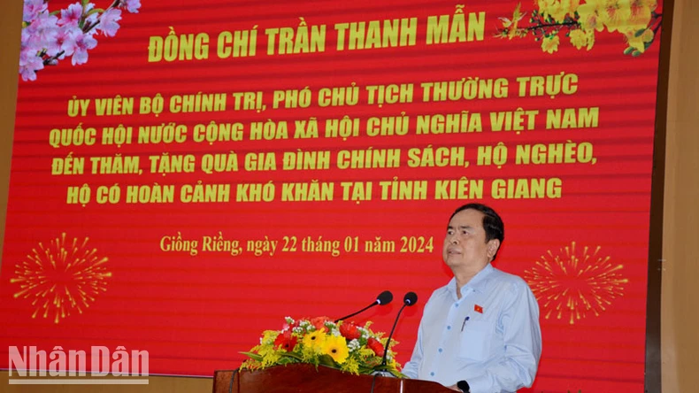 Phó Chủ tịch Thường trực Quốc hội Trần Thanh Mẫn thăm, chúc Tết và tặng quà người dân tỉnh Kiên Giang ảnh 3