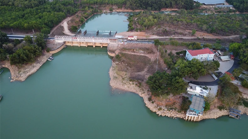 Hồ Dầu Tiếng tiếp cứu nước ngọt cho Nam Bộ những ngày hạn hán ảnh 3