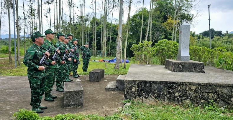 Xuân yên bình nơi biên cương Tổ quốc ảnh 7