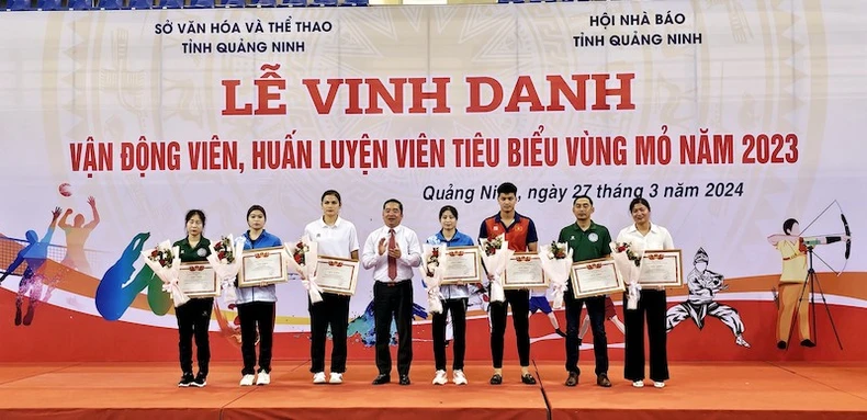 Quảng Ninh: Vinh danh vận động viên, huấn luyện viên tiêu biểu Vùng mỏ năm 2023 ảnh 2