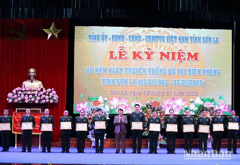 View - Kỷ niệm 60 năm Ngày truyền thống Bộ đội Biên phòng tỉnh Sơn La