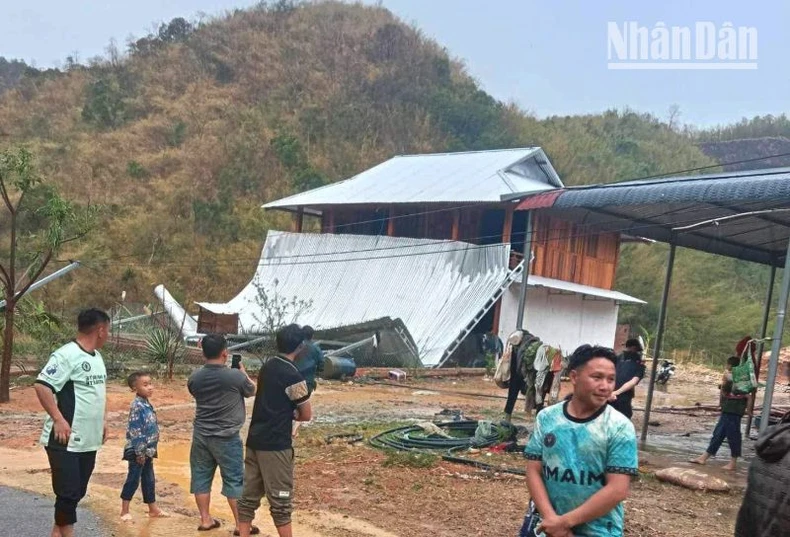 Mưa đá, gió lốc gây tốc mái, hư hại nhà của 469 hộ dân ở Sơn La ảnh 2