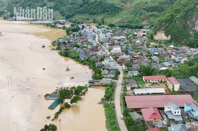 39 ngôi nhà tại một xã của Sơn La bị ngập hoàn toàn trong nước ảnh 1