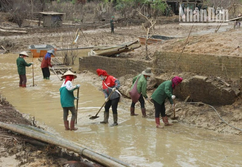 Thành phố Sơn La huy động hơn 500 người giúp bản ngập úng Phiêng Nghè ảnh 5