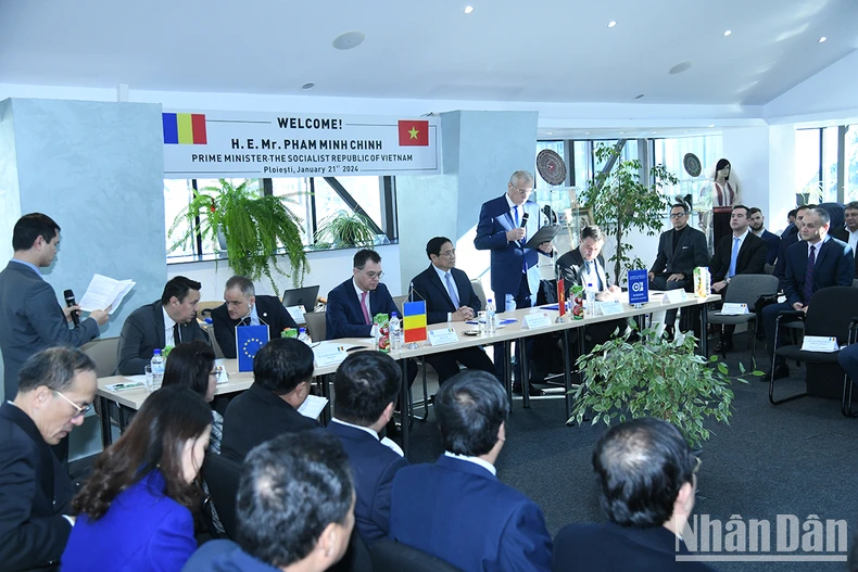 Thủ tướng Phạm Minh Chính thăm và làm việc với Phòng Thương mại và Công nghiệp tỉnh Prahova ảnh 3