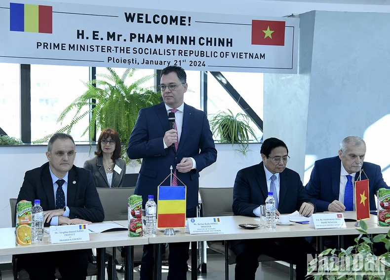 Thủ tướng Phạm Minh Chính thăm và làm việc với Phòng Thương mại và Công nghiệp tỉnh Prahova ảnh 2