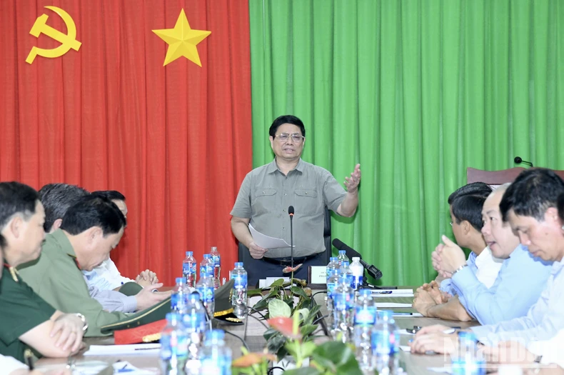 Thủ tướng Phạm Minh Chính kiểm tra thi công dự án đường Vành đai 3 Thành phố Hồ Chí Minh ảnh 2