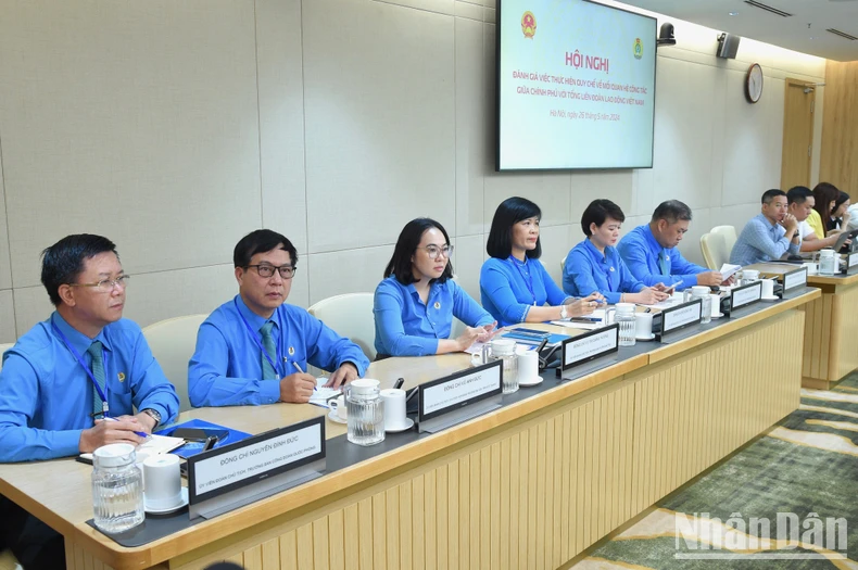 [Ảnh] Thủ tướng dự Hội nghị đánh giá việc thực hiện quy chế công tác giữa Chính phủ với Tổng Liên đoàn Lao động Việt Nam ảnh 8