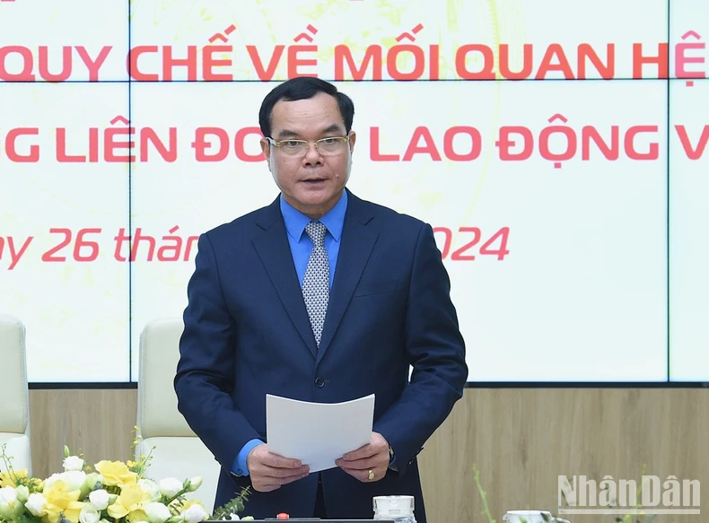 [Ảnh] Thủ tướng dự Hội nghị đánh giá việc thực hiện quy chế công tác giữa Chính phủ với Tổng Liên đoàn Lao động Việt Nam ảnh 2