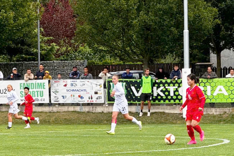 Giao hữu tại Cộng hòa Séc: Đội tuyển nữ Việt Nam thắng 3-0 FC Viktoria Plzen ảnh 1