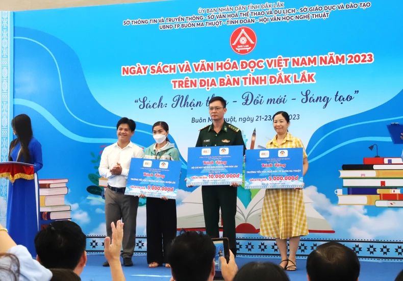 Nhiều hoạt động thiết thực tại Ngày Sách và Văn hóa đọc Việt Nam năm 2023 ở Đắk Lắk ảnh 1