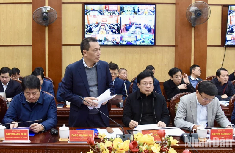 Thủ tướng Phạm Minh Chính chủ trì Hội nghị thúc đẩy tiến độ triển khai dự án Đường dây 500kV mạch 3 Quảng Trạch-Phố Nối ảnh 2