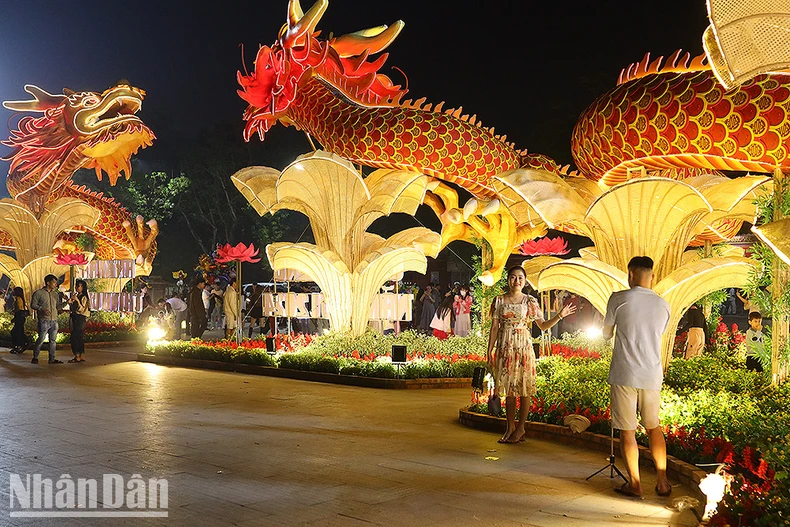 Hình tượng rồng đậm chất cố đô tại Lễ hội Xuân Giáp Thìn Thừa Thiên Huế ảnh 3