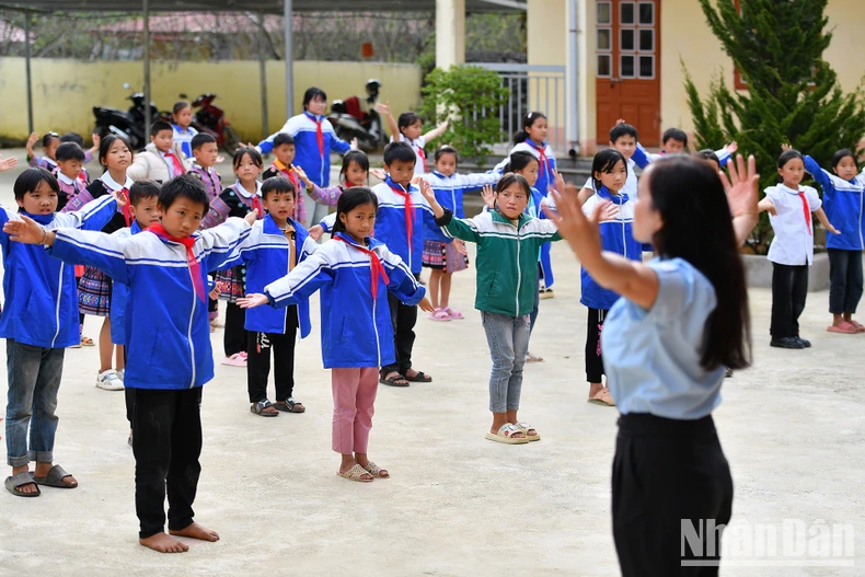 Nơi rẻo cao, có những lớp học thật khác ảnh 1