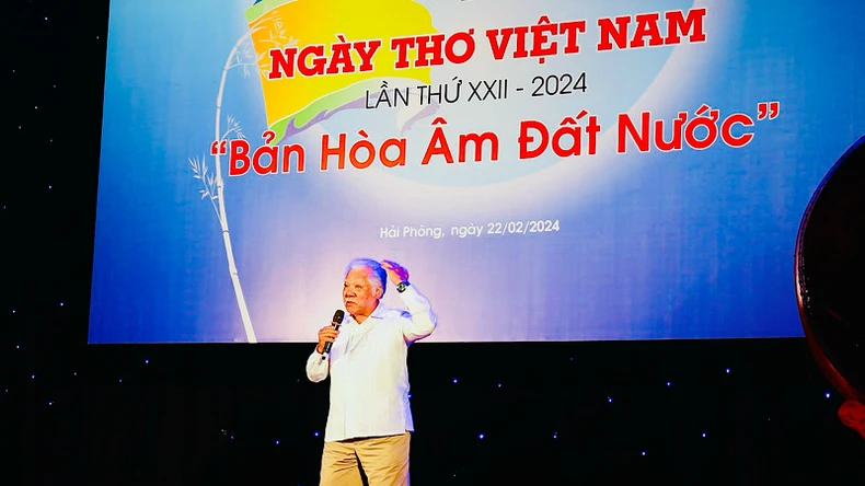 View -  “Bản hòa âm đất nước” cuốn hút trong Ngày thơ Việt Nam tại Hải Phòng