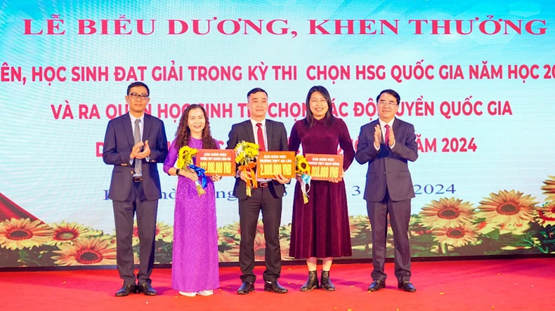 Hải Phòng dành hơn 6,1 tỷ đồng khen thưởng giáo viên, học sinh đạt thành tích xuất sắc ảnh 1