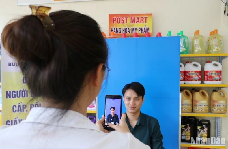 Bưu điện Đắk Nông tăng cường hỗ trợ người dân thực hiện trực tuyến Dịch vụ công quốc gia ảnh 2