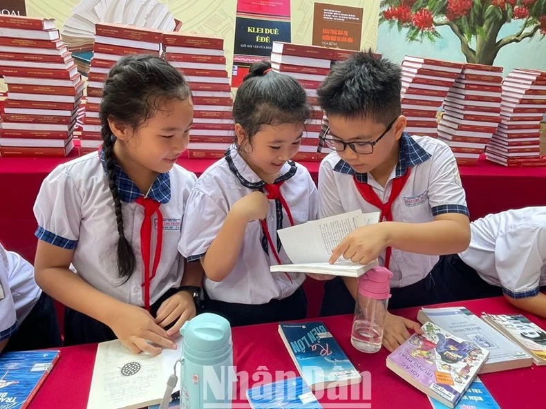 Khai mạc Ngày Sách và Văn hóa đọc Việt Nam lần thứ 3 năm 2024 trên địa bàn tỉnh Đắk Lắk ảnh 7