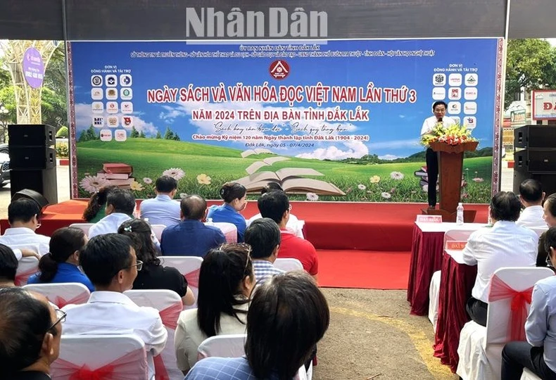 Khai mạc Ngày Sách và Văn hóa đọc Việt Nam lần thứ 3 năm 2024 trên địa bàn tỉnh Đắk Lắk ảnh 2