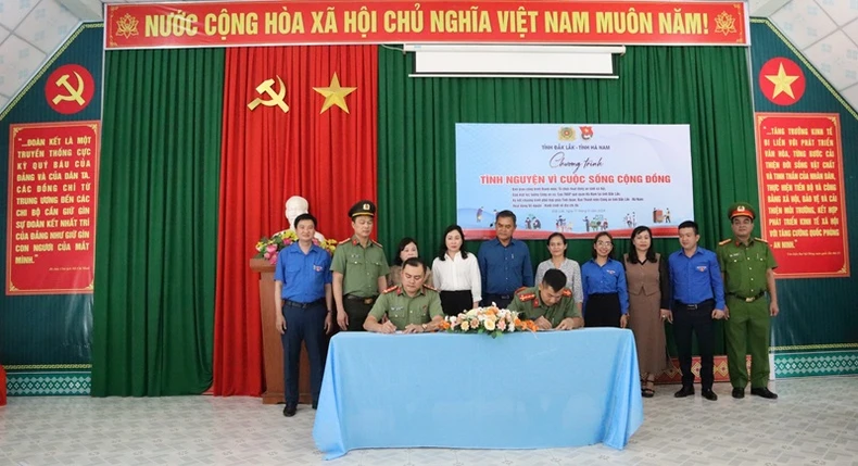 Lực lượng Công an, đoàn viên, thanh niên Đắk Lắk và Hà Nam hướng về người dân vùng khó ảnh 10