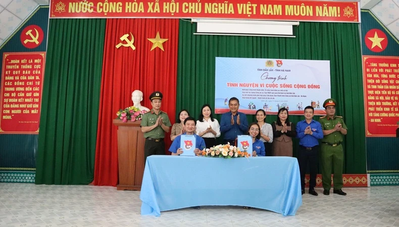 Lực lượng Công an, đoàn viên, thanh niên Đắk Lắk và Hà Nam hướng về người dân vùng khó ảnh 9