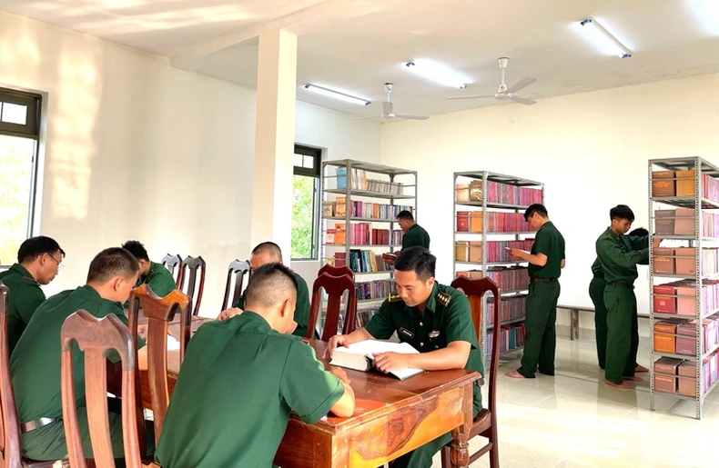 Sôi nổi Ngày Sách và Văn hóa đọc Việt Nam ở khu vực biên giới Đắk Lắk ảnh 1