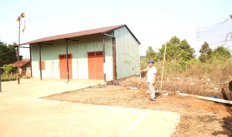 Xây dựng hội trường thôn trên đất rừng và chắn ngang mặt trước đất của người dân ở huyện Krông Búk ảnh 5