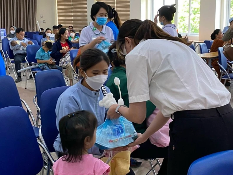 Khám sàng lọc bệnh tim bẩm sinh miễn phí cho gần 300 trẻ em dưới 16 tuổi ở Đắk Lắk ảnh 3