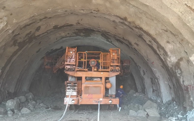 Đã đào được gần 41m dài phía tây hầm Phượng Hoàng cao tốc Khánh Hòa-Buôn Ma Thuột ảnh 2