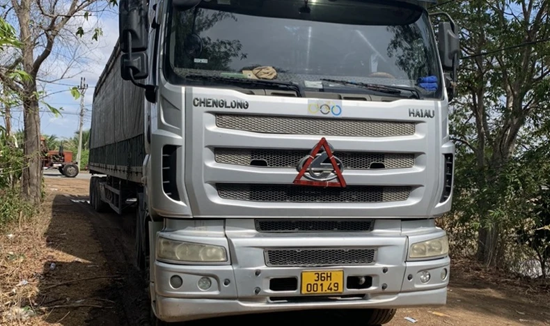 Điều tra làm rõ 2 xe ô-tô vận chuyển 8 cây bằng lăng còn nguyên gốc ở khu vực biên giới tỉnh Đắk Lắk ảnh 1