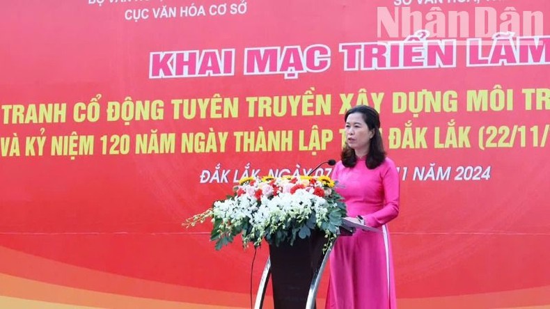 Triển lãm tranh cổ động tuyên truyền xây dựng môi trường văn hóa và kỷ niệm 120 năm Ngày thành lập tỉnh Đắk Lắk ảnh 1