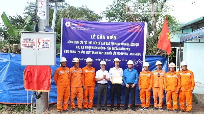 Khánh thành, gắn biển nhiều công trình, dự án chào mừng 120 năm Ngày thành lập tỉnh Đắk Lắk ảnh 6