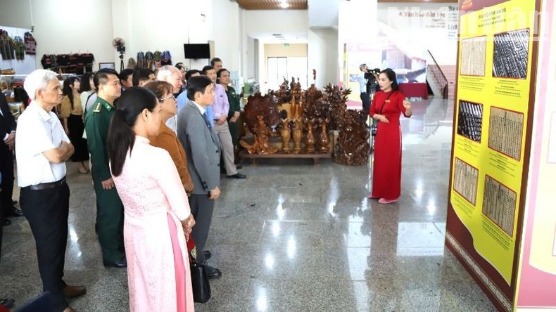 Triển lãm “Thành tựu kinh tế-xã hội chào mừng kỷ niệm 120 năm Ngày thành lập tỉnh Đắk Lắk