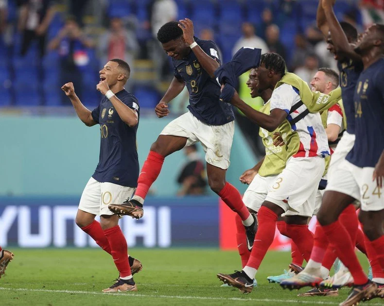 Tiền đạo Kylian Mbappe lập cú đúp đưa Pháp vào vòng 1/8 ảnh 1