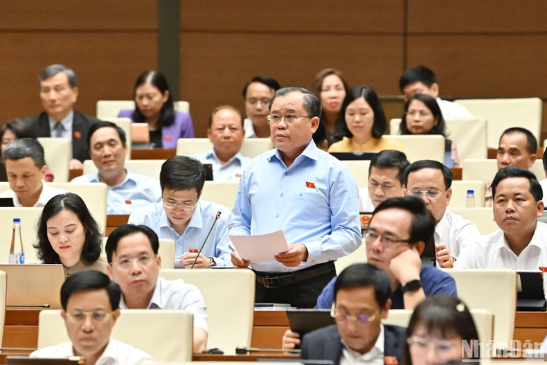 Quốc hội nhất trí sửa đổi, bổ sung một số điều của Hiến pháp năm 2013 ảnh 1