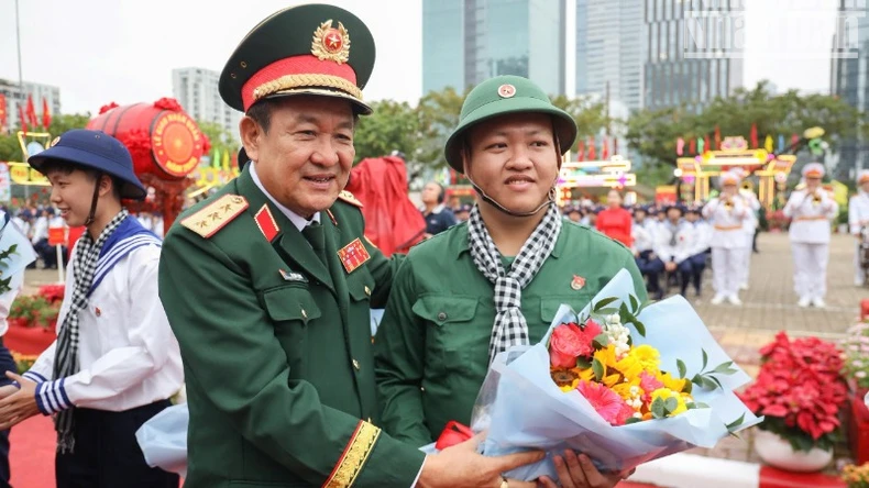 Thanh niên Thành phố Hồ Chí Minh lên đường nhập ngũ ảnh 2
