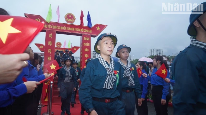 Thanh niên Thành phố Hồ Chí Minh lên đường nhập ngũ ảnh 7