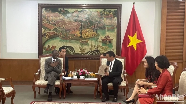 Di sản trong guồng quay du lịch ảnh 1