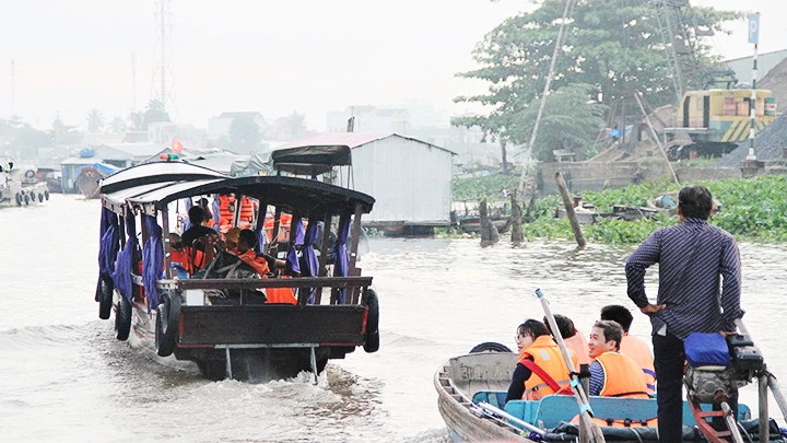 Nhịp sống trên sông ảnh 1