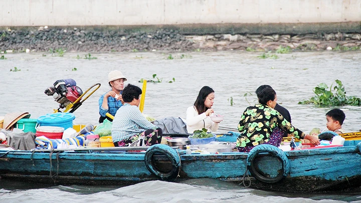 Nhịp sống trên sông ảnh 5