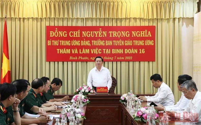 Trưởng ban Tuyên giáo Trung ương tặng nhà tình nghĩa tại Bình Phước -0