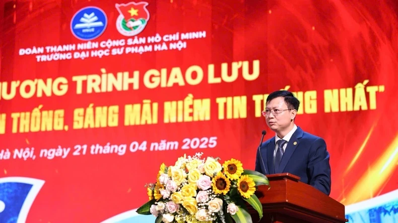 Gặp gỡ nhân chứng lịch sử - Khơi dậy trách nhiệm và niềm tự hào sinh viên ảnh 1