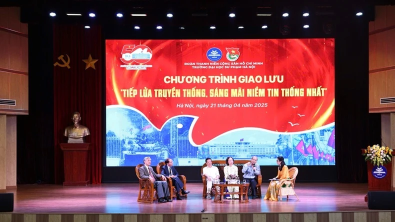 Gặp gỡ nhân chứng lịch sử - Khơi dậy trách nhiệm và niềm tự hào sinh viên ảnh 2