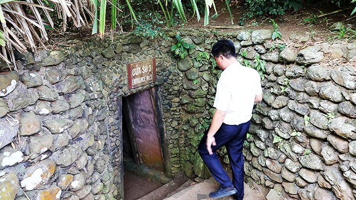Về thăm “ngôi làng dưới lòng đất” ảnh 1