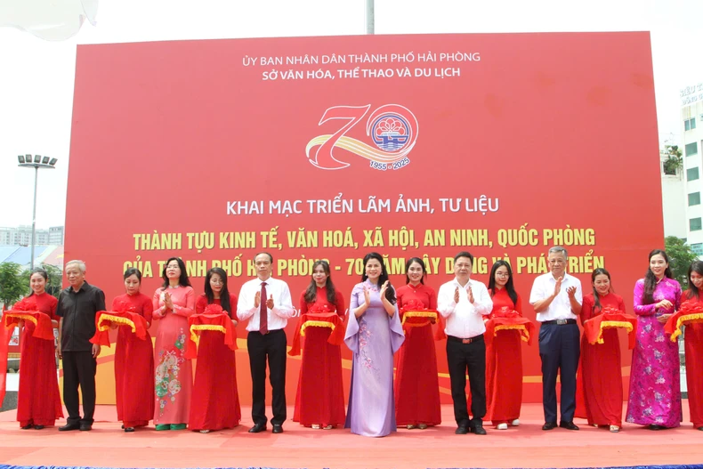 Triển lãm thành tựu 70 năm xây dựng và phát triển Hải Phòng ảnh 4