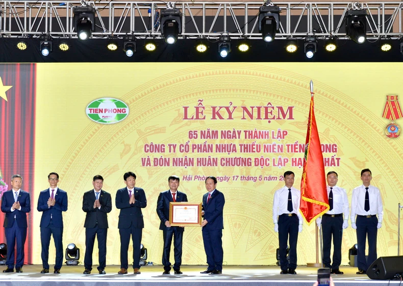 ផ្លាស្ទិក Tien Phong មាន​បំណង​ក្លាយ​ជា​ម៉ាក​រូបថត​វៀតណាម​តម្លៃ​រាប់​ពាន់​លាន​ដុល្លារ