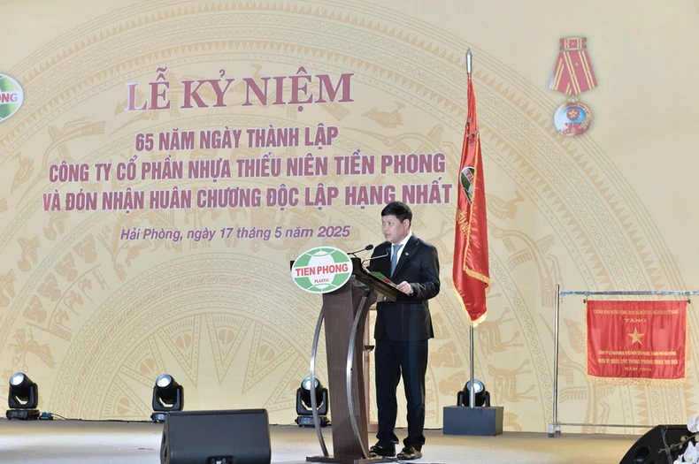 ផ្លាស្ទិក Tien Phong មាន​បំណង​ក្លាយ​ជា​ម៉ាក​រូបថត​វៀតណាម​តម្លៃ​រាប់​ពាន់​លាន​ដុល្លារ