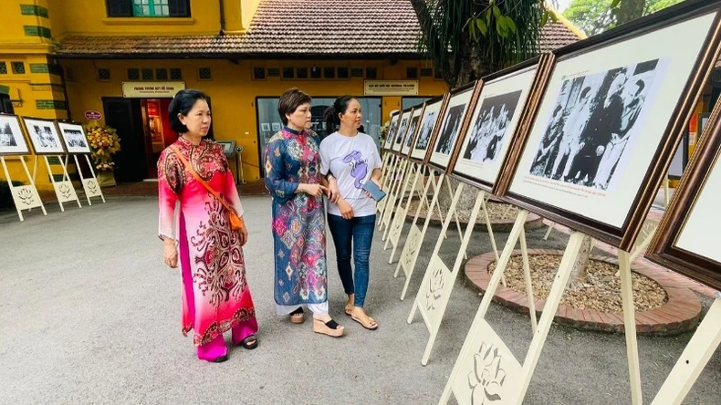 Khai mạc Triển lãm quốc gia “Chủ tịch Hồ Chí Minh-Tinh hoa dân tộc, tầm vóc thời đại” ảnh 3
