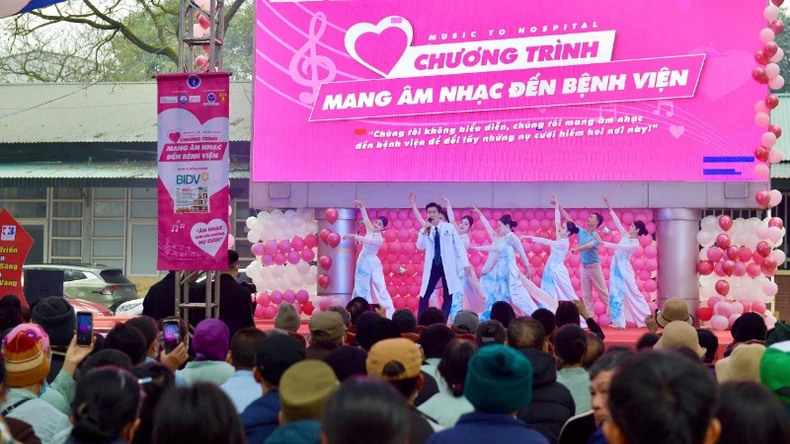 Mang âm nhạc đến với bệnh nhân ung thư ảnh 1
