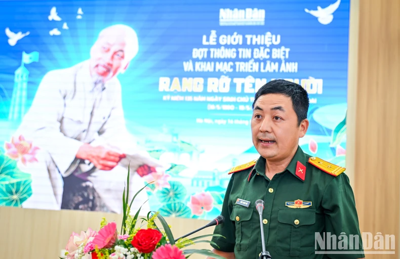 Báo Nhân Dân khai mạc triển lãm và ra mắt ấn phẩm đặc biệt kỷ niệm 135 năm Ngày sinh Chủ tịch Hồ Chí Minh ảnh 6